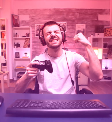 Persona jugando videojuegos